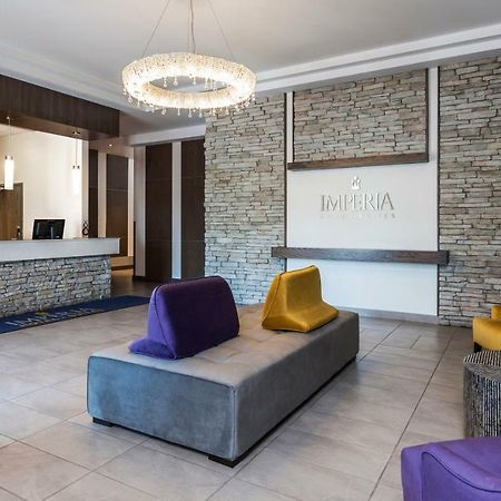 Imperia Hotel Et Suites Terrebonne Exteriér fotografie