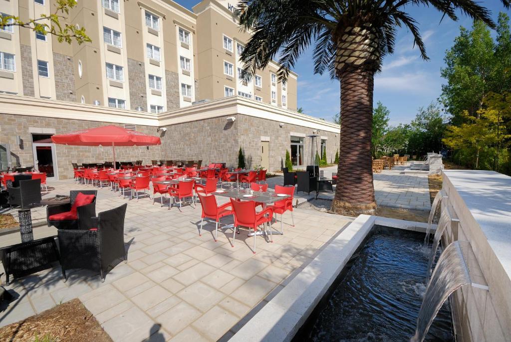 Imperia Hotel Et Suites Terrebonne Exteriér fotografie