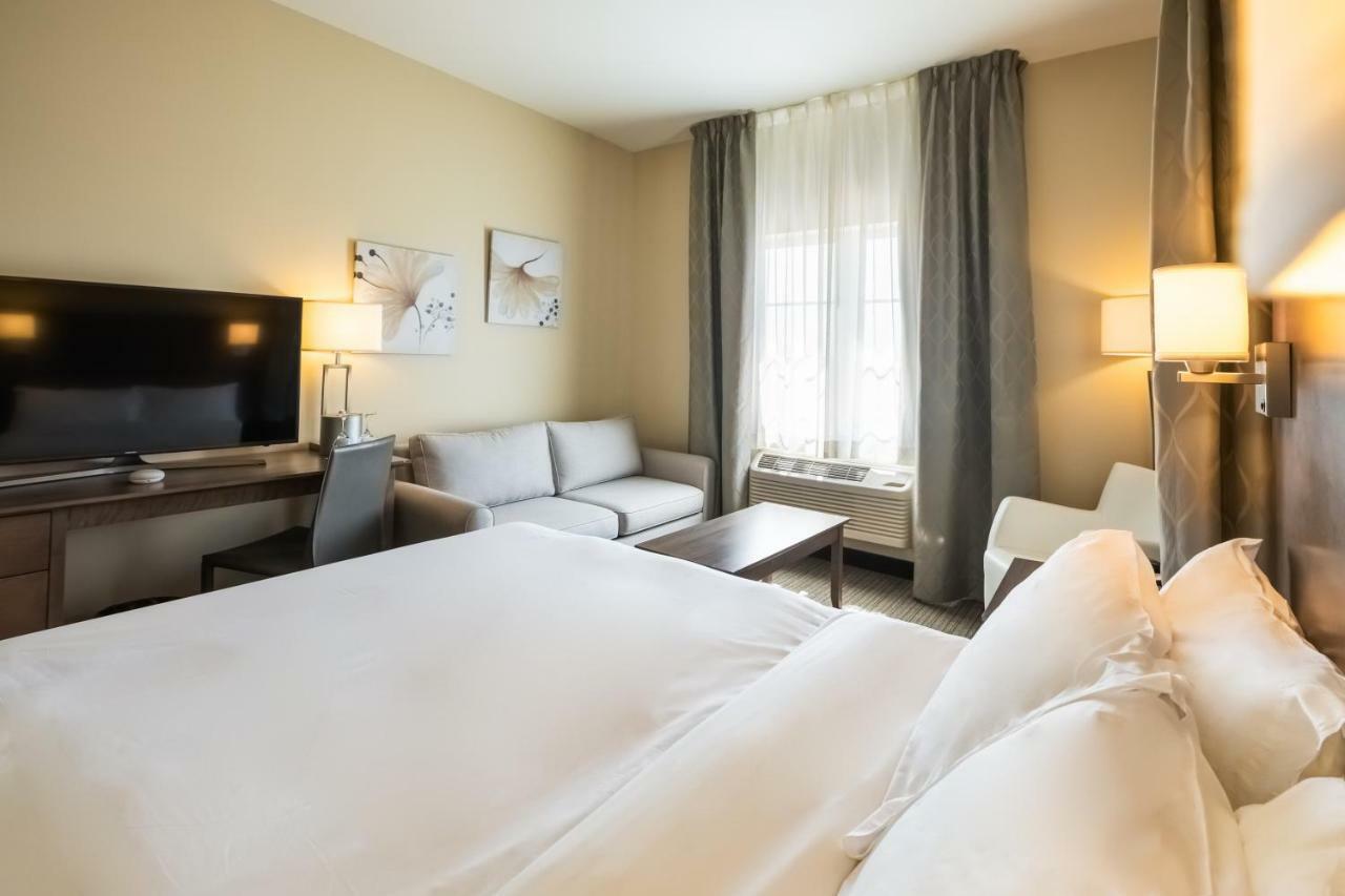 Imperia Hotel Et Suites Terrebonne Exteriér fotografie