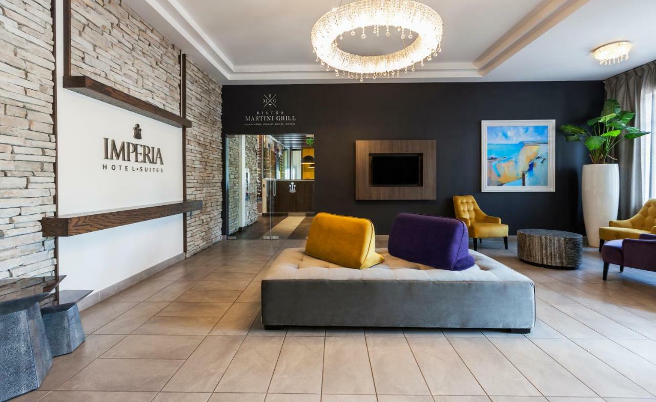 Imperia Hotel Et Suites Terrebonne Exteriér fotografie